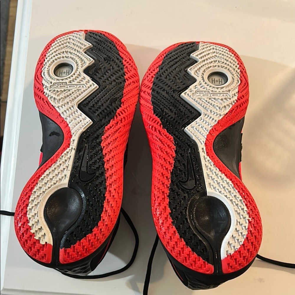 Nike Black and Red Athletic Shoes - Picture 4 of 10